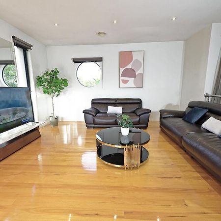 Luxury 7Brm Entire House Lakeview Blackswans Wifi Bbq Resort พอยท์คุก ภายนอก รูปภาพ