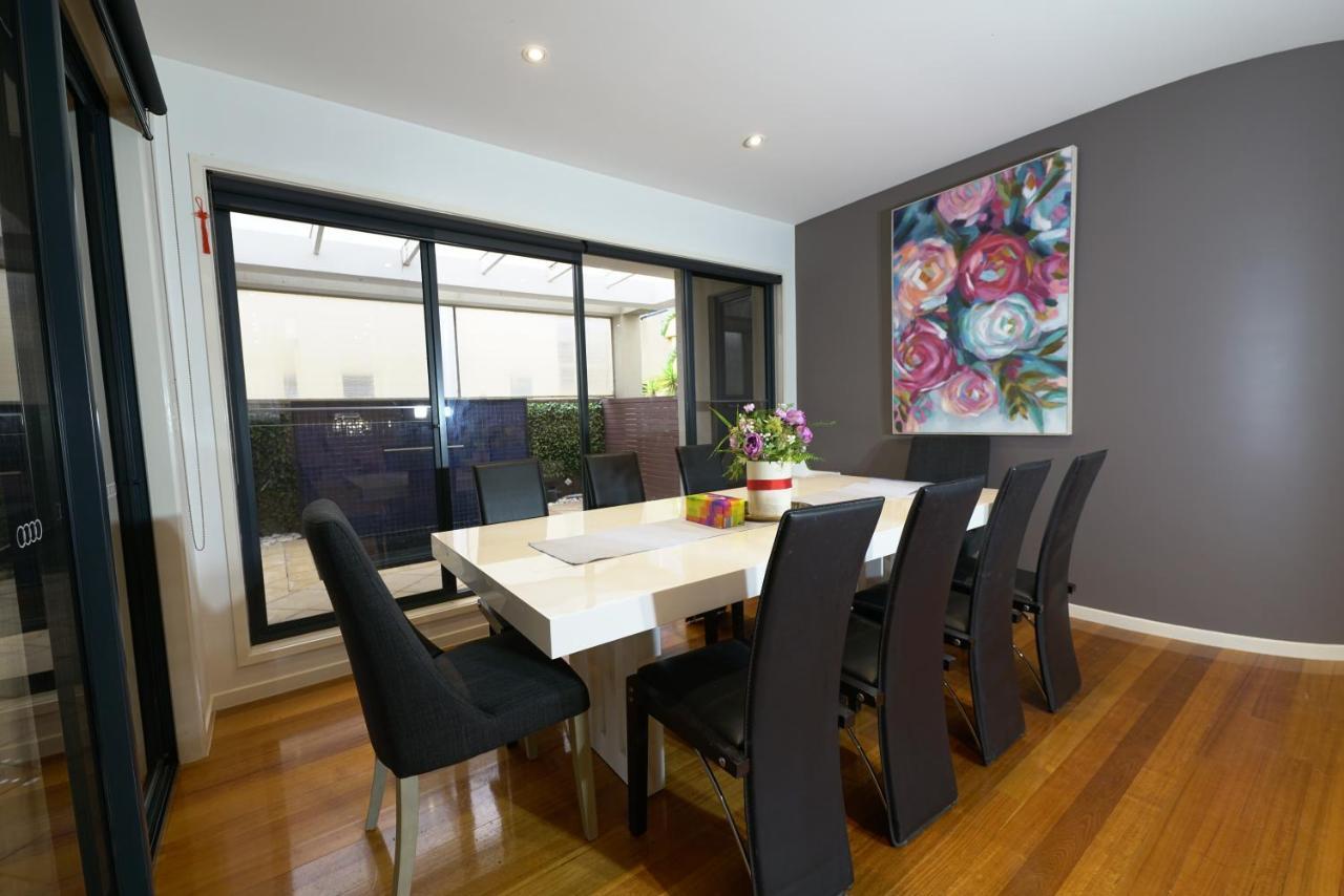 Luxury 7Brm Entire House Lakeview Blackswans Wifi Bbq Resort พอยท์คุก ภายนอก รูปภาพ