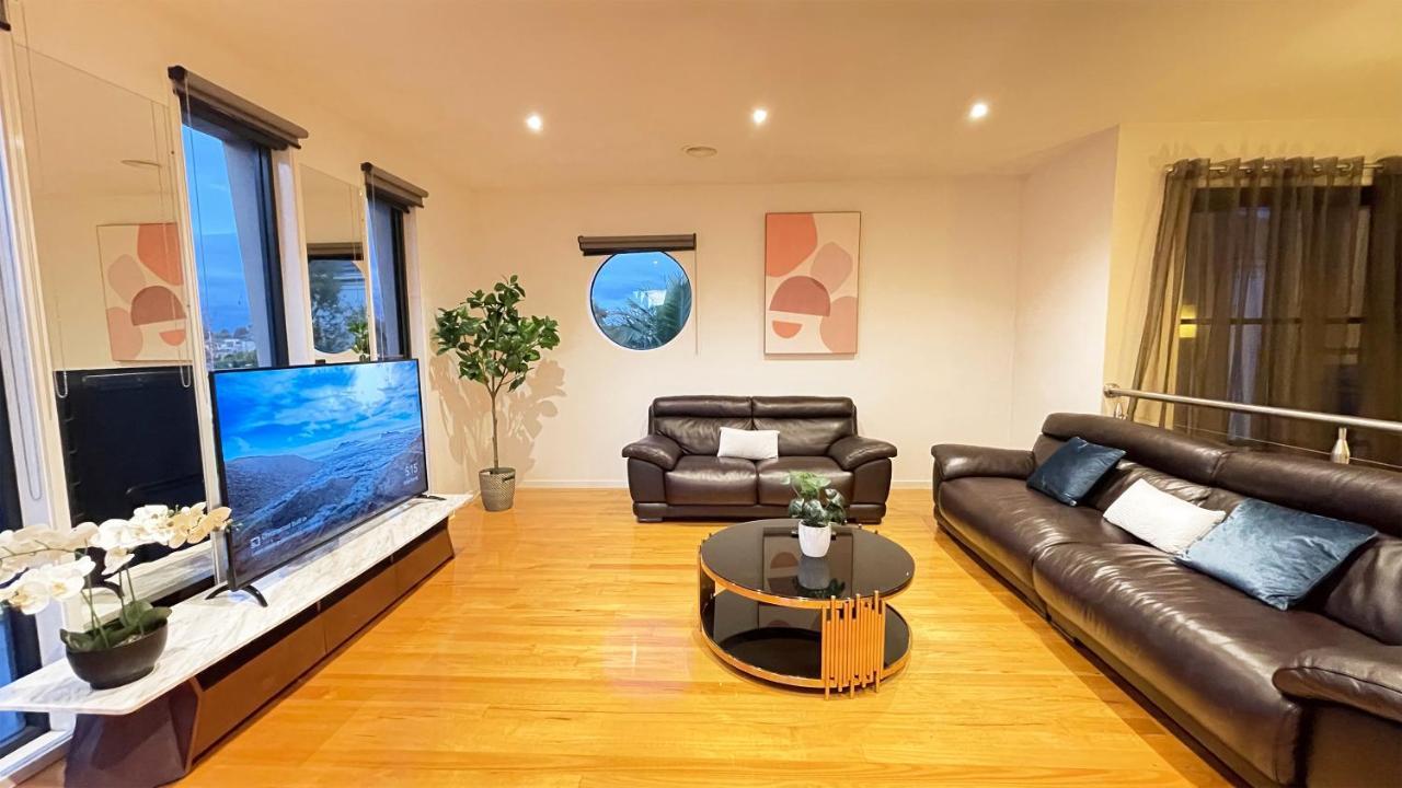 Luxury 7Brm Entire House Lakeview Blackswans Wifi Bbq Resort พอยท์คุก ภายนอก รูปภาพ